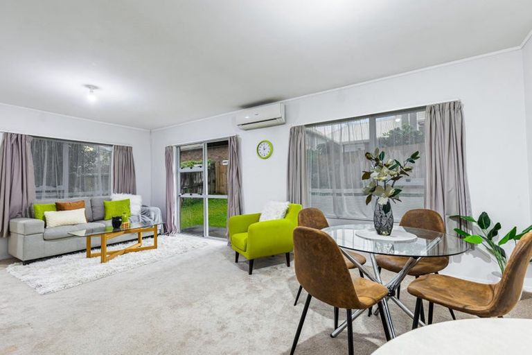 Photo of property in 2/5 Newington Road, Henderson, Auckland, 0612