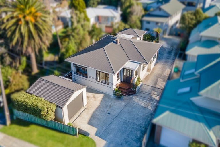 Photo of property in 51 Oxford Street, Tawa, Wellington, 5028