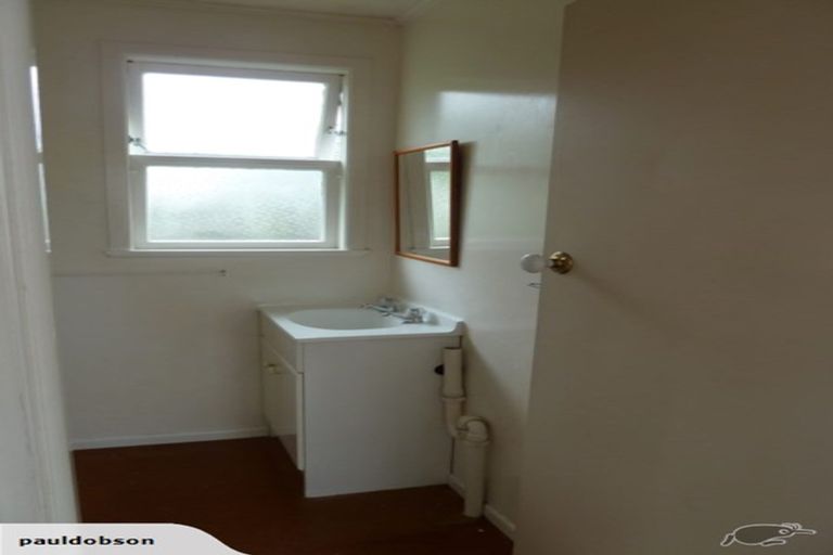 Photo of property in 15 Linwood Avenue, Forrest Hill, Auckland, 0620