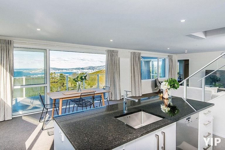 Photo of property in 8 Cessna Way, Newlands, Wellington, 6037