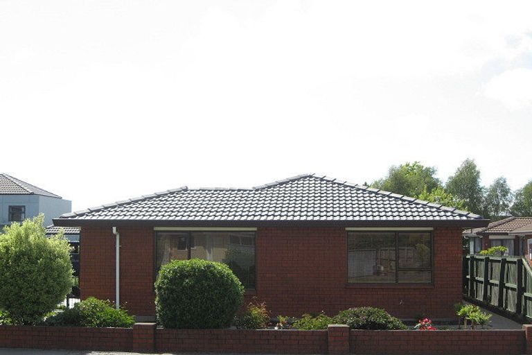 Photo of property in 230b Main North Road, Redwood, Christchurch, 8051