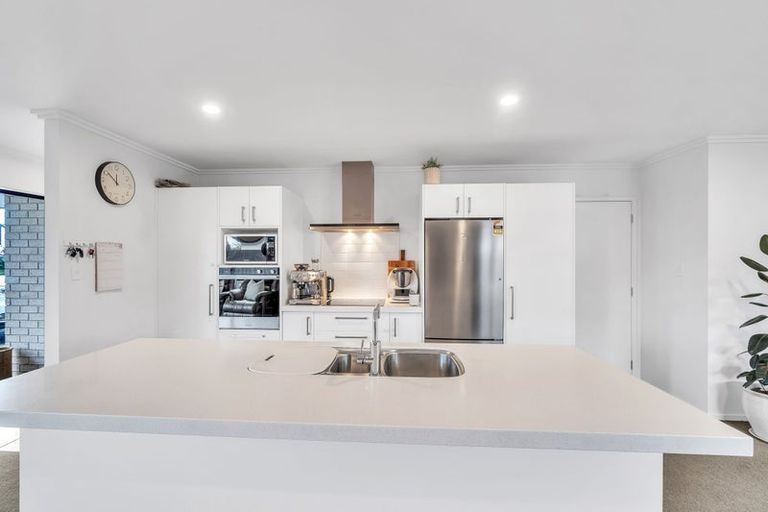 Photo of property in 3 Hineaari Street, Marshland, Christchurch, 8083