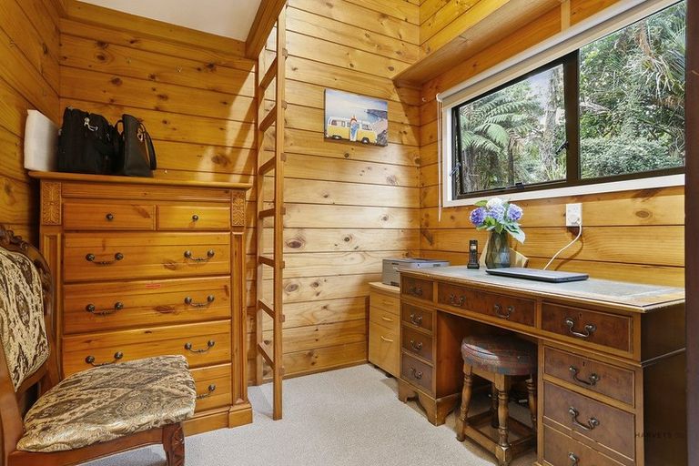 Photo of property in 63 Bush Road, Waiatarua, Auckland, 0604