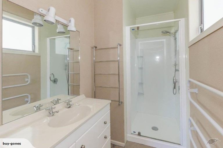 Photo of property in 16 Manly Street, Paraparaumu Beach, Paraparaumu, 5032