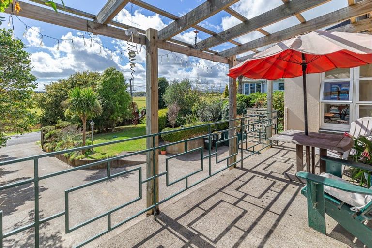 Photo of property in 79 Kawiu Road, Levin, 5510