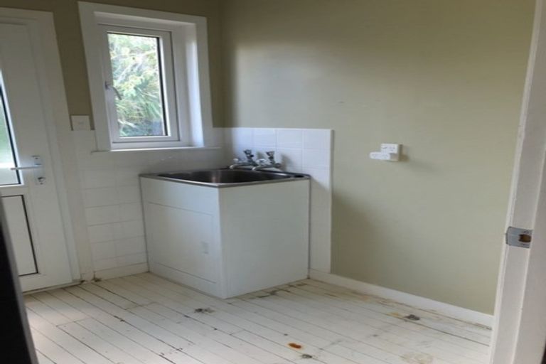 Photo of property in 3/24 Woodside Road, Massey, Auckland, 0614