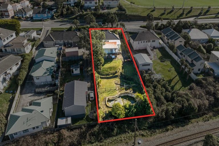 Photo of property in 95 Moorefield Road, Johnsonville, Wellington, 6037