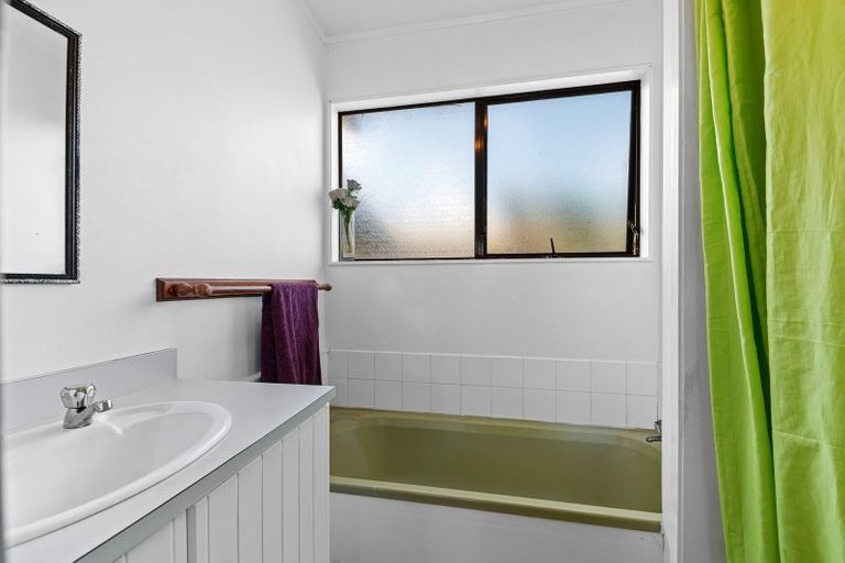 Photo of property in 76a Pohutukawa Drive, Owhata, Rotorua, 3010