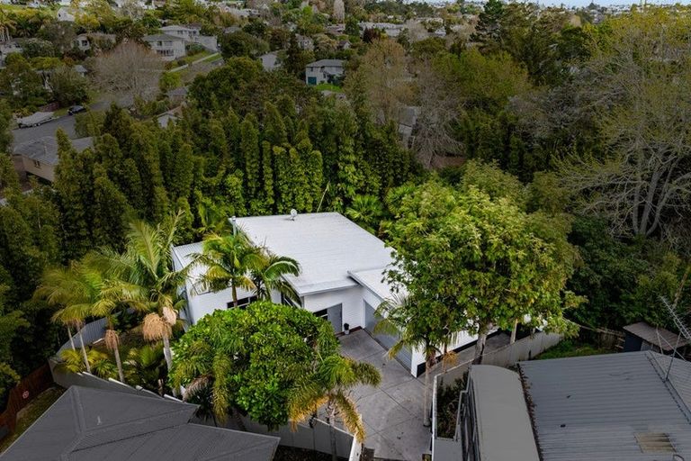 Photo of property in 16c Charmaine Road, Torbay, Auckland, 0630