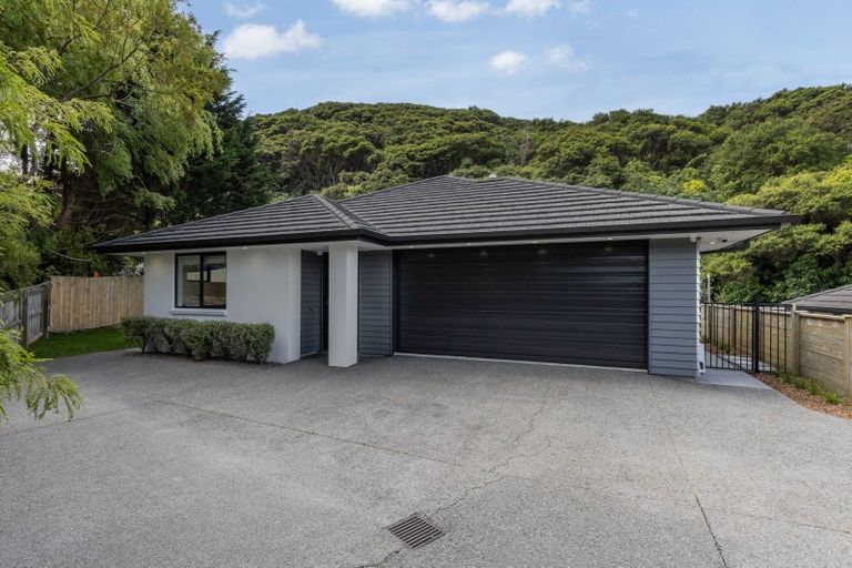 Photo of property in 38 Mooring Close, Whitby, Porirua, 5024
