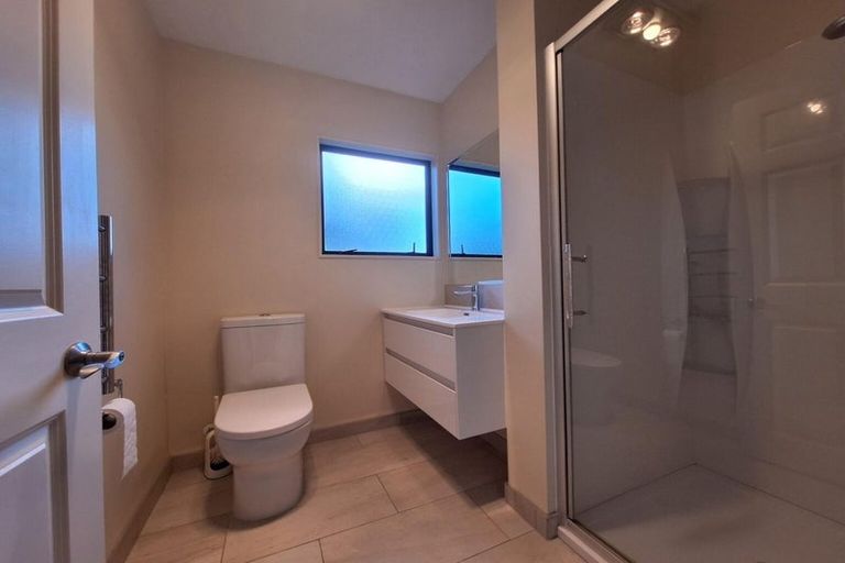 Photo of property in 58c Sunnyside Road, Sunnyvale, Auckland, 0612