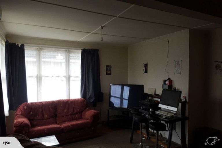 Photo of property in 19 Holland Crescent, Bulls, 4818