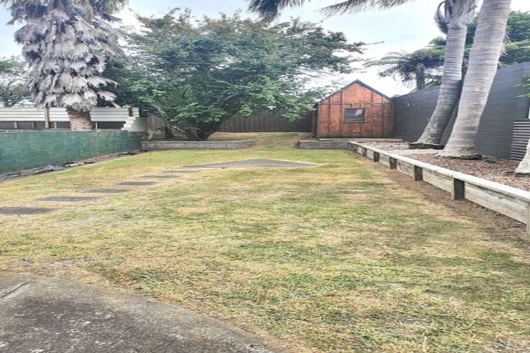 Photo of property in 100 Clevedon Road, Papakura, 2110