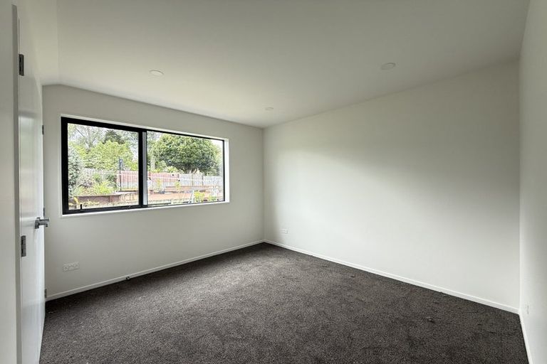 Photo of property in 40 Normanton Street, Glenfield, Auckland, 0629