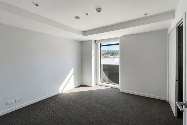 Photo of property in Nouvo Apartments, 3a/21 Rugby Street, Mount Cook, Wellington, 6021
