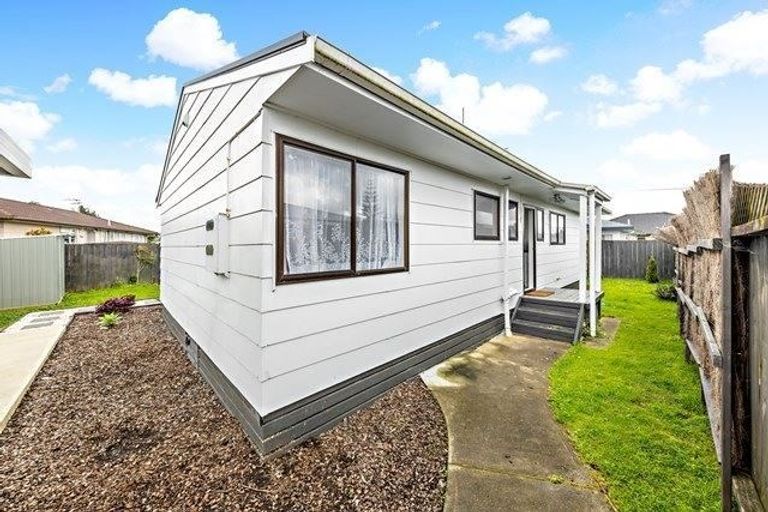 Photo of property in 2/174 Old Wairoa Road, Papakura, 2110