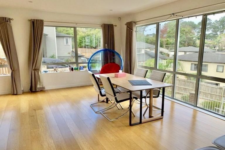Photo of property in 50 Corricvale Way, Northcross, Auckland, 0630