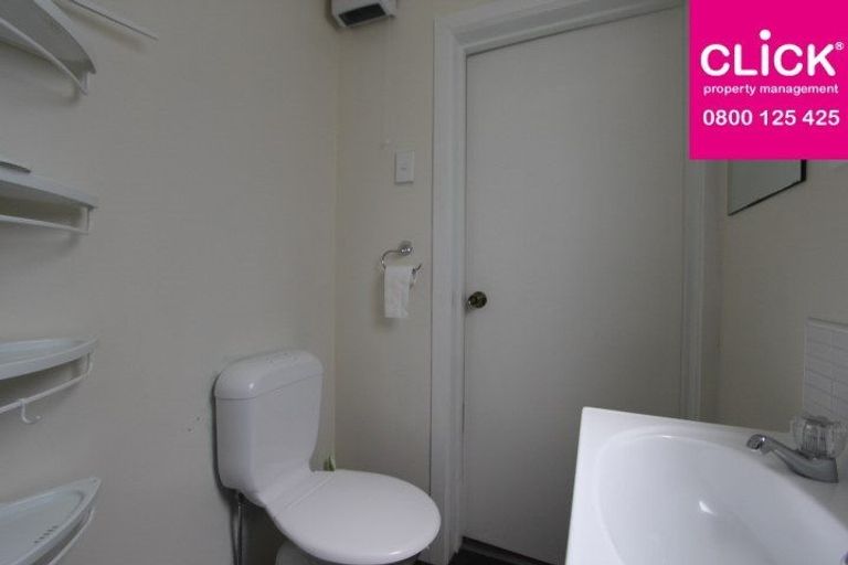 Photo of property in 64 South Road, The Glen, Dunedin, 9011