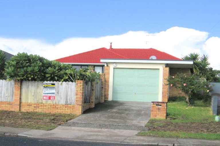 Photo of property in 1/8 Waller Avenue, Bucklands Beach, Auckland, 2012