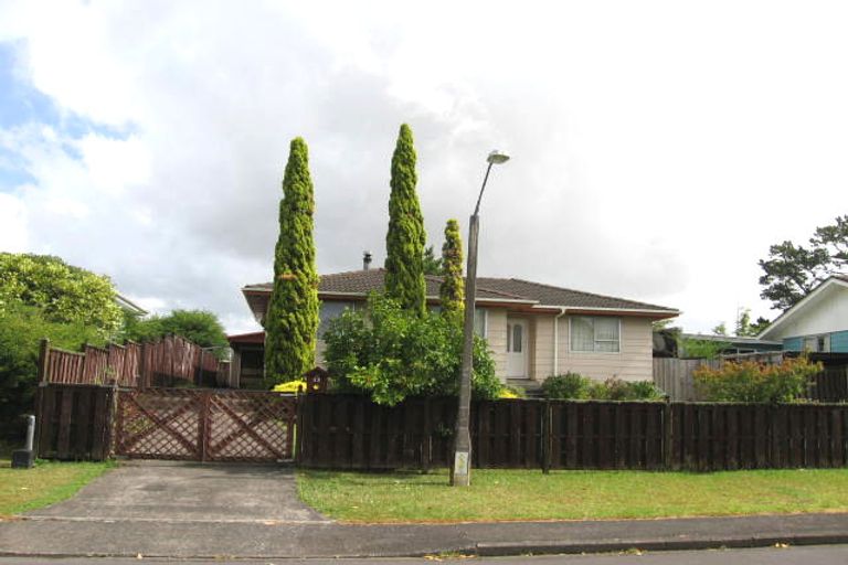 Photo of property in 32 Serwayne Place, Sunnyvale, Auckland, 0612