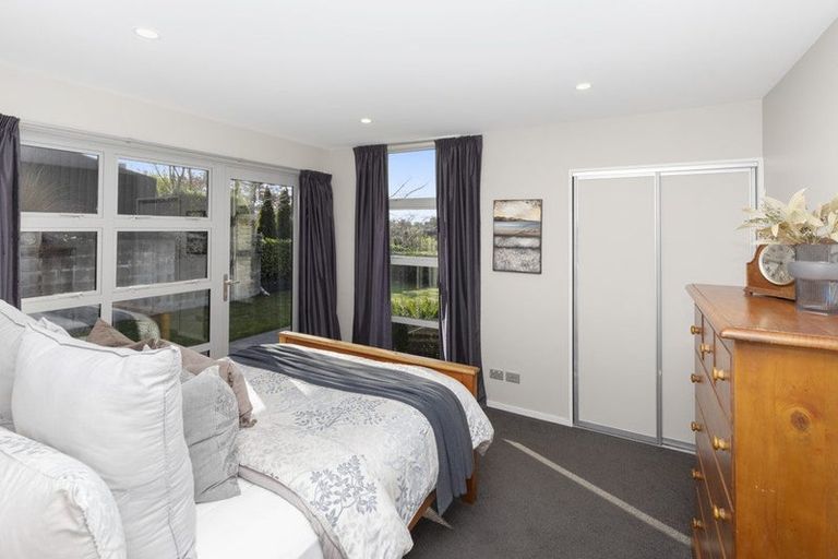 Photo of property in 20 Rushden Rise, Westmorland, Christchurch, 8025