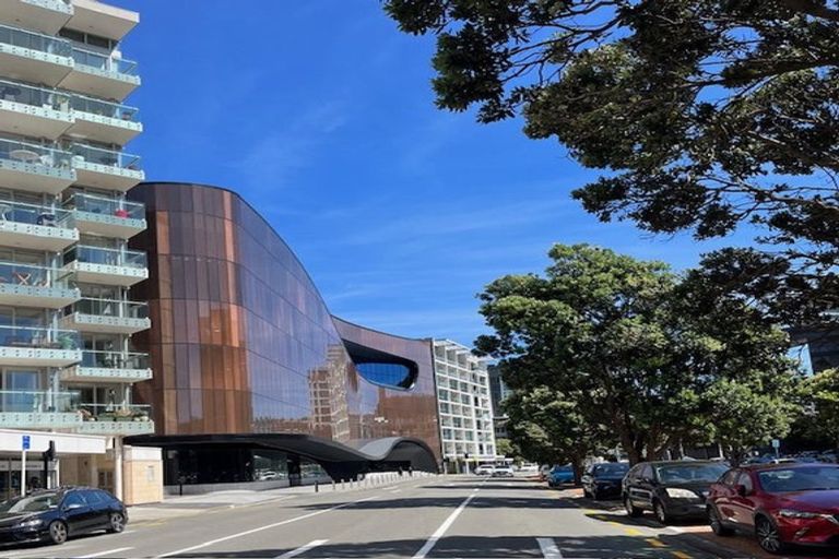 Photo of property in Portal Apartments, 8e/42 Cable Street, Te Aro, Wellington, 6011