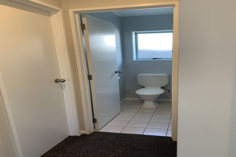 Photo of property in 16 Imelda Road, Te Atatu Peninsula, Auckland, 0610