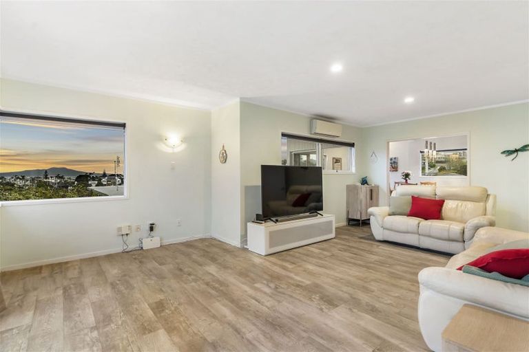 Photo of property in 1/31a Bevyn Street, Castor Bay, Auckland, 0620