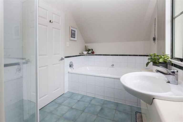 Photo of property in 2c Chislehurst Place, Bryndwr, Christchurch, 8052