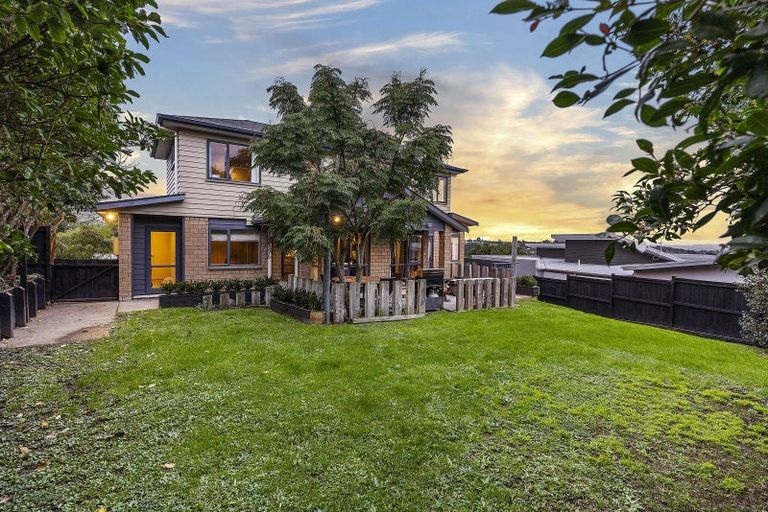 Photo of property in 47 Kittiwake Drive, Schnapper Rock, Auckland, 0632