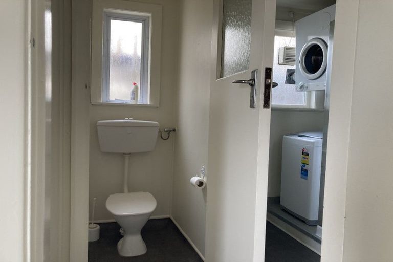 Photo of property in 98a Northland Road, Northland, Wellington, 6012