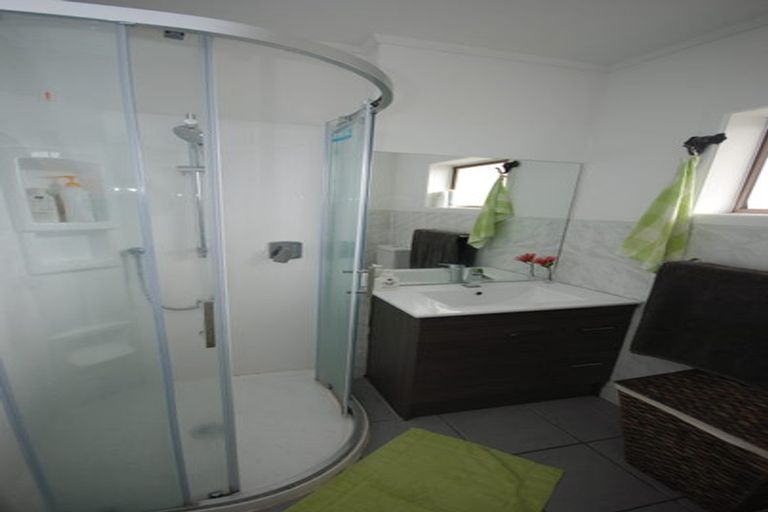 Photo of property in 1/10 Anne Road, Hillcrest, Auckland, 0627