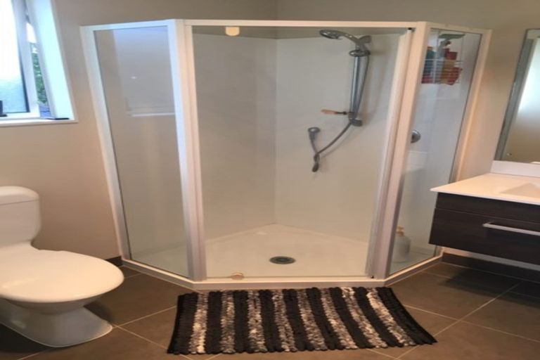 Photo of property in 70 Ngataringa Road, Devonport, Auckland, 0624