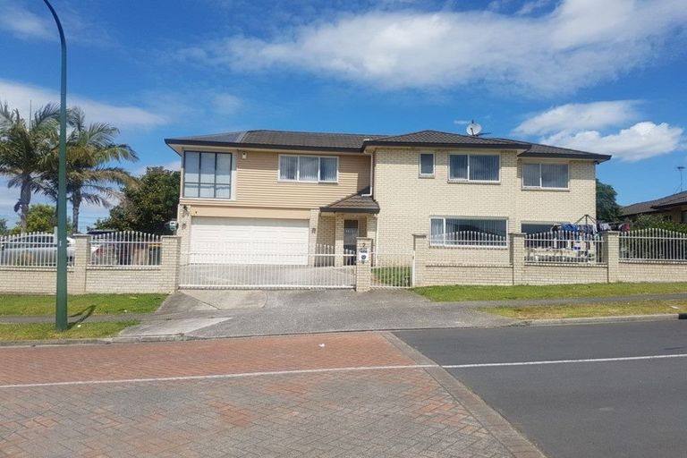 Photo of property in 2 Senator Drive, Manurewa, Auckland, 2105