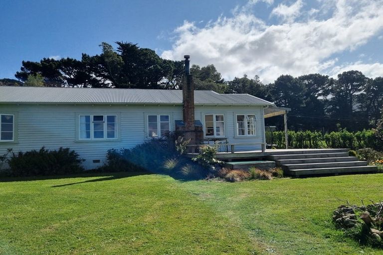 Photo of property in 557 Western Lake Road, Western Lake, Featherston, 5773