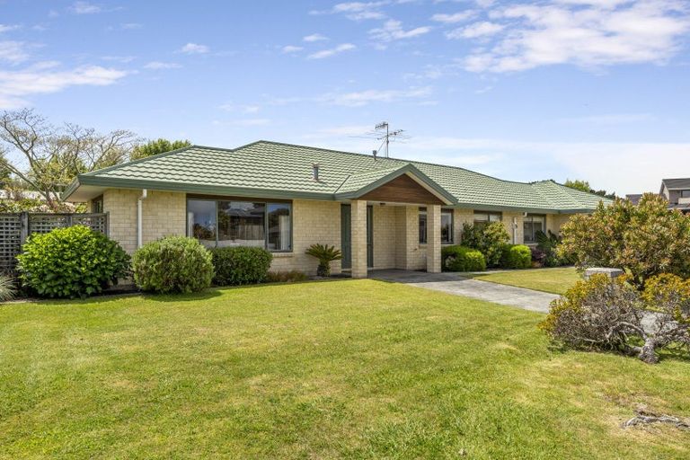 Photo of property in 9 Leigh Place, Paraparaumu Beach, Paraparaumu, 5032