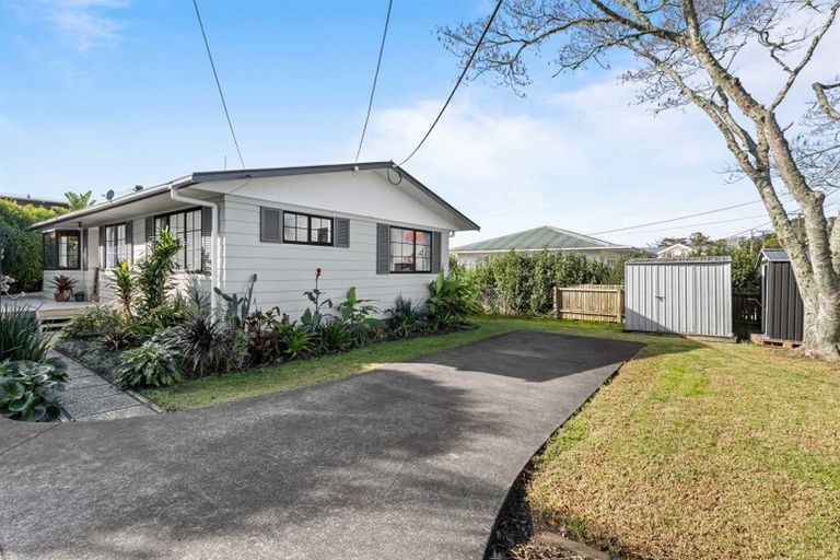 Photo of property in 5 Nicolas Avenue, Glen Eden, Auckland, 0602