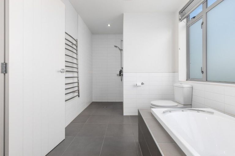 Photo of property in 35 Endeavour Drive, Whitby, Porirua, 5024