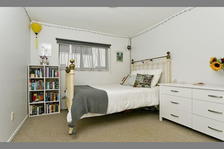 Photo of property in 1/16 Toroa Street, Torbay, Auckland, 0630