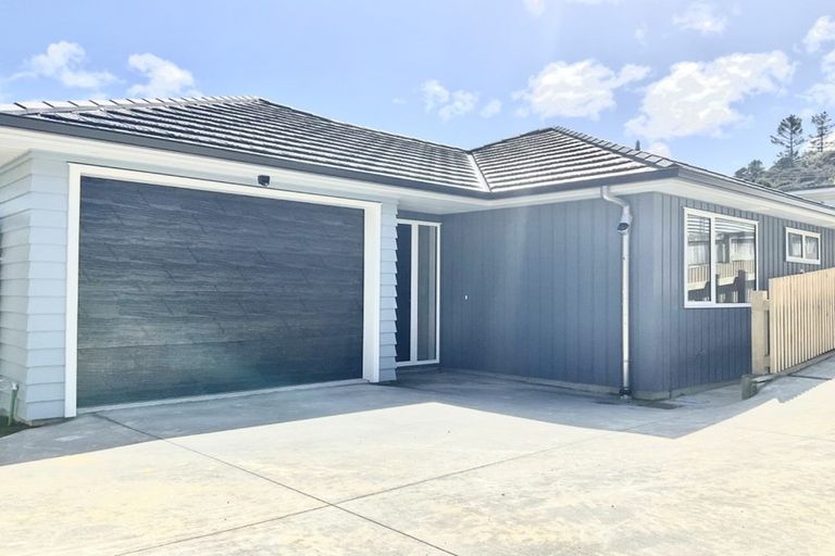 Photo of property in 92a Horoeka Street, Stokes Valley, Lower Hutt, 5019
