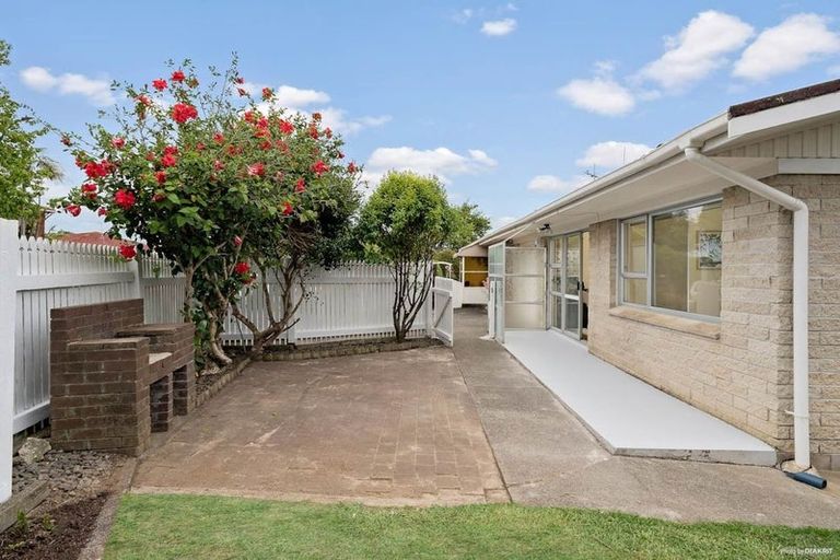 Photo of property in 2/30 Pegler Drive, Howick, Auckland, 2014