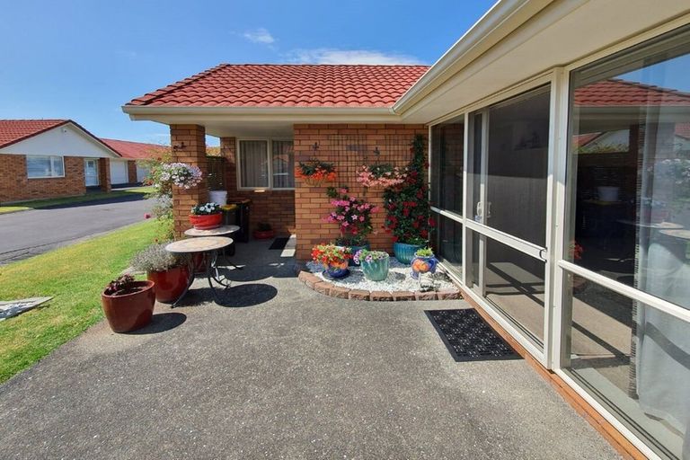 Photo of property in 3/262 Centreway Road, Orewa, 0931