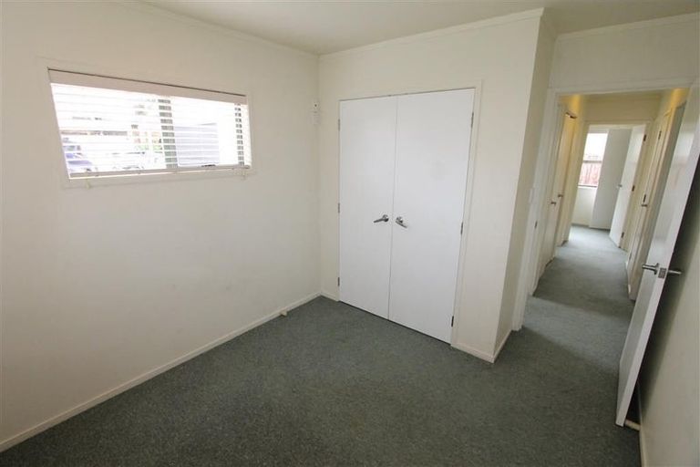 Photo of property in 5 Amberley Avenue, Te Atatu South, Auckland, 0610
