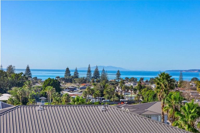 Photo of property in 6 Sunshine Terrace, Orewa, 0931