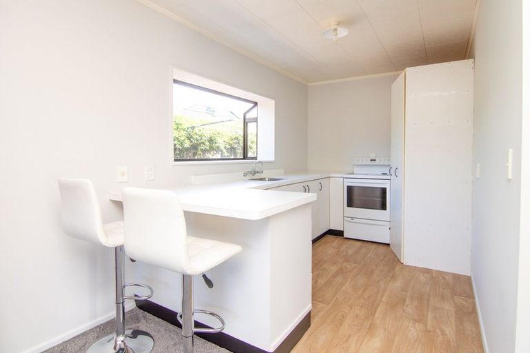 Photo of property in 15 Hanmer Place, Highbury, Palmerston North, 4412