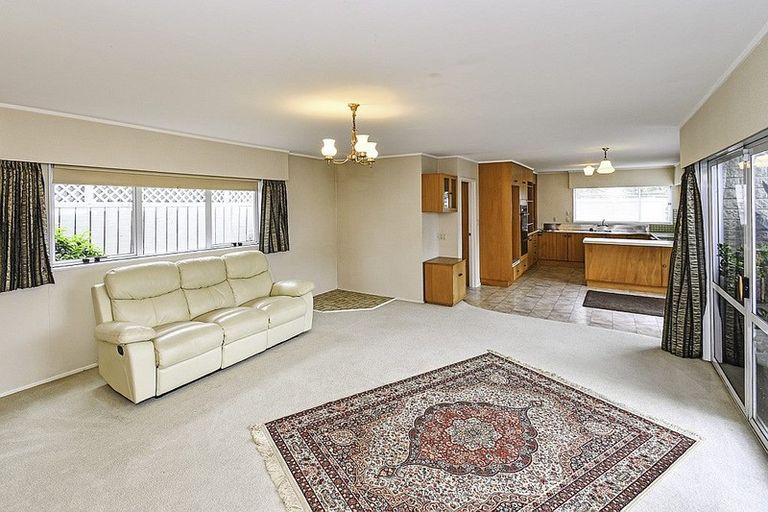 Photo of property in 71 Omana Road, Papatoetoe, Auckland, 2025