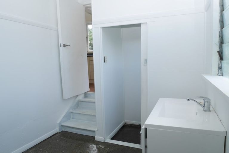 Photo of property in 5 Allen Road, Raumati Beach, Paraparaumu, 5032