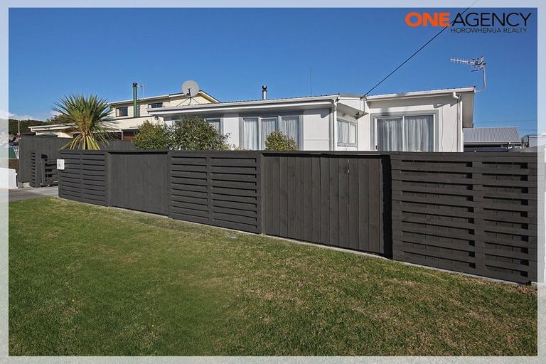 Photo of property in 10 Pratt Avenue, Foxton Beach, Foxton, 4815