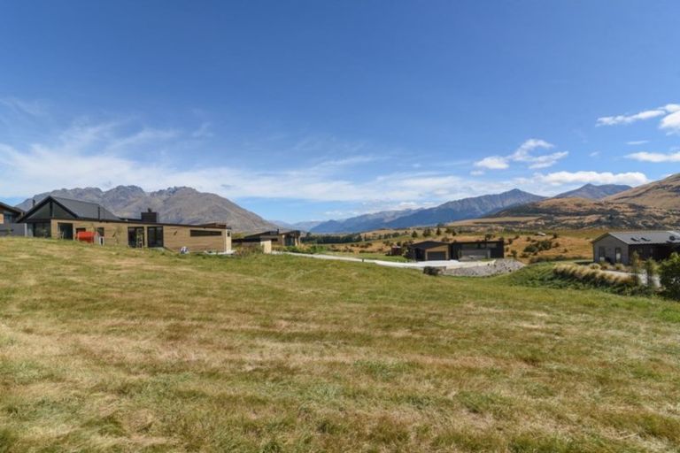Photo of property in 5 Rabbiters Drive, Jacks Point, Queenstown, 9371