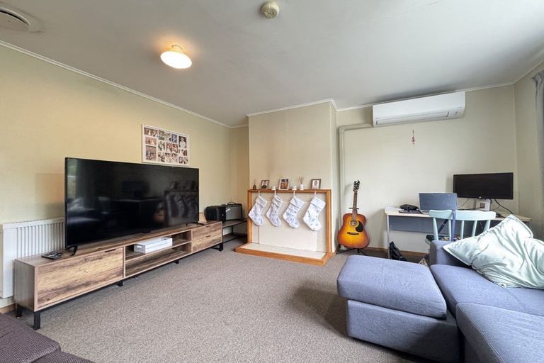 Photo of property in 8 Takatimu Way, Johnsonville, Wellington, 6037